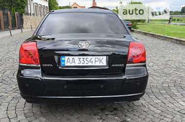 Седан Toyota Avensis 2005 в Мукачевому