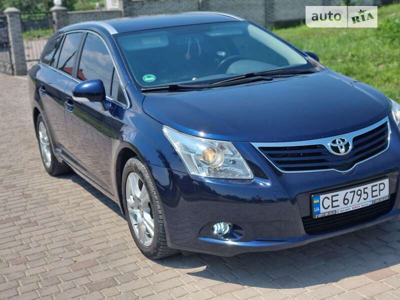 Универсал Toyota Avensis 2011 в Черновцах
