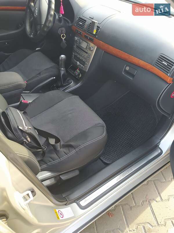 Седан Toyota Avensis 2007 в Львові