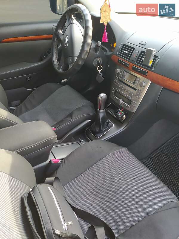 Седан Toyota Avensis 2007 в Львові