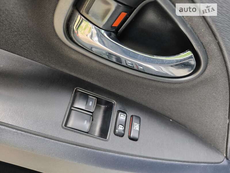 Седан Toyota Avensis 2010 в Кропивницком