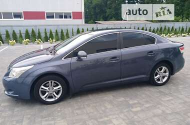 Седан Toyota Avensis 2010 в Луцьку