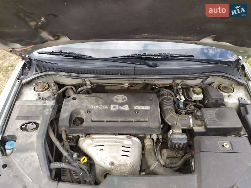 Седан Toyota Avensis 2004 в Львове фото 12 Седан Toyota Avensis 2004 в Львове