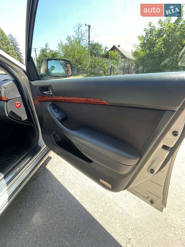 Универсал Toyota Avensis 2006 в Делятине