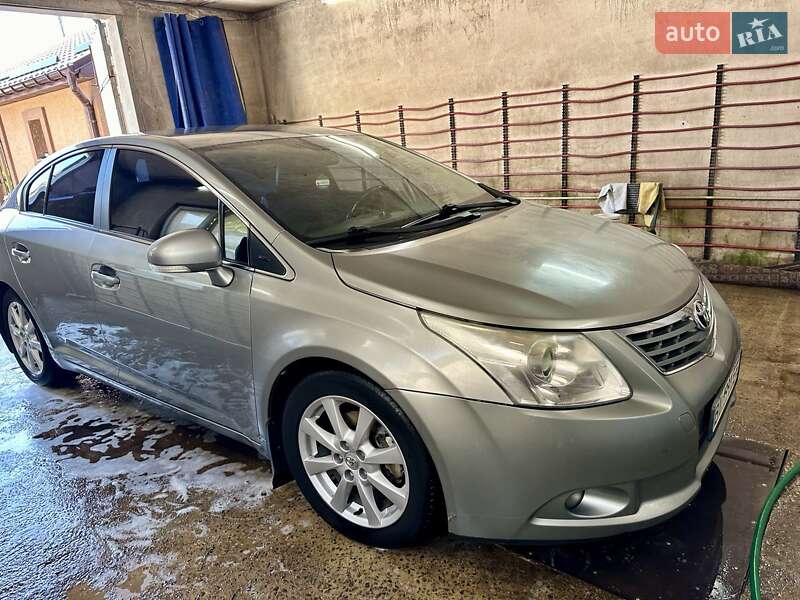 Toyota Avensis 2011