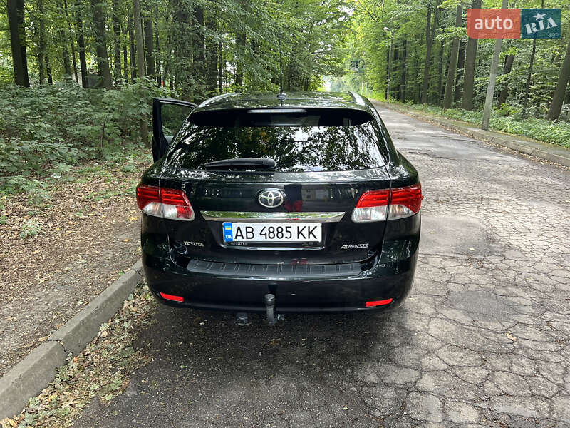 Универсал Toyota Avensis 2014 в Виннице