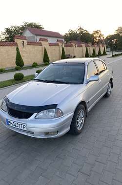 Седан Toyota Avensis 2002 в Ізмаїлі