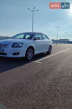 Лифтбек Toyota Avensis 2008 в Львове