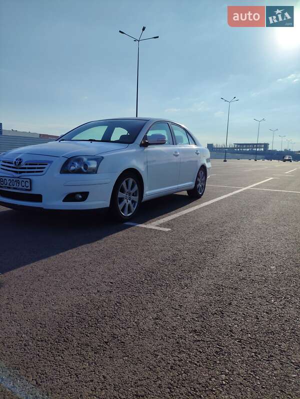 Ліфтбек Toyota Avensis 2008 в 