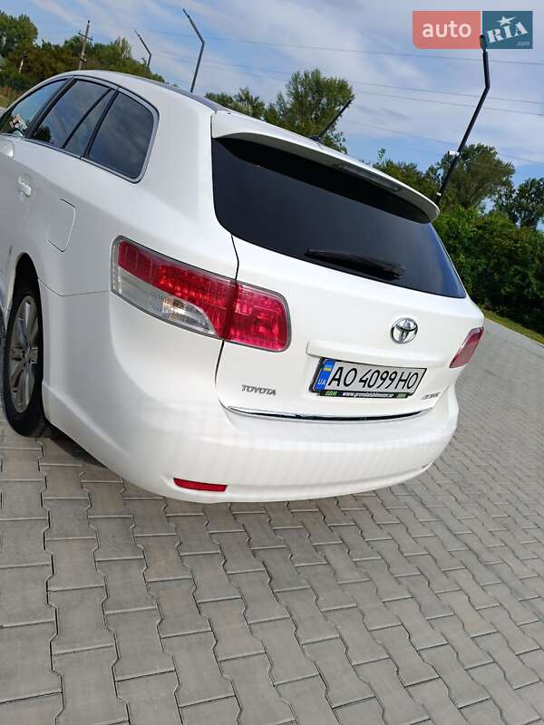Универсал Toyota Avensis 2011 в Виноградове