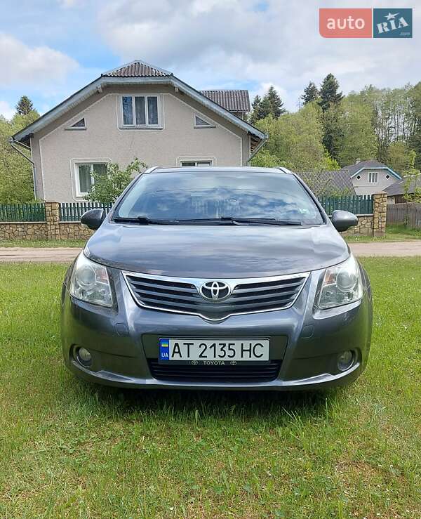 Универсал Toyota Avensis 2010 в Богородчанах