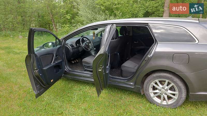 Универсал Toyota Avensis 2010 в Богородчанах