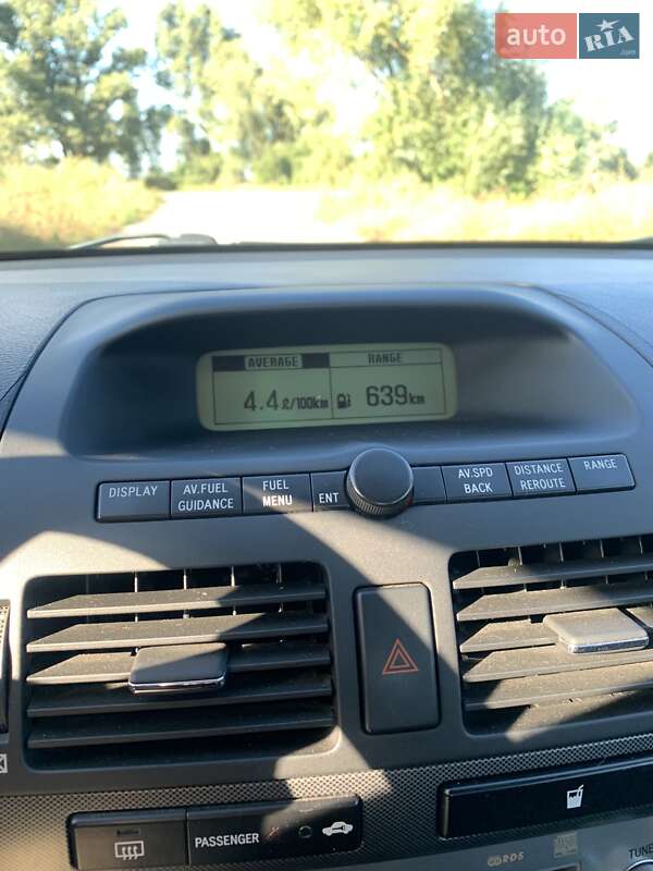 Лифтбек Toyota Avensis 2004 в Полтаве