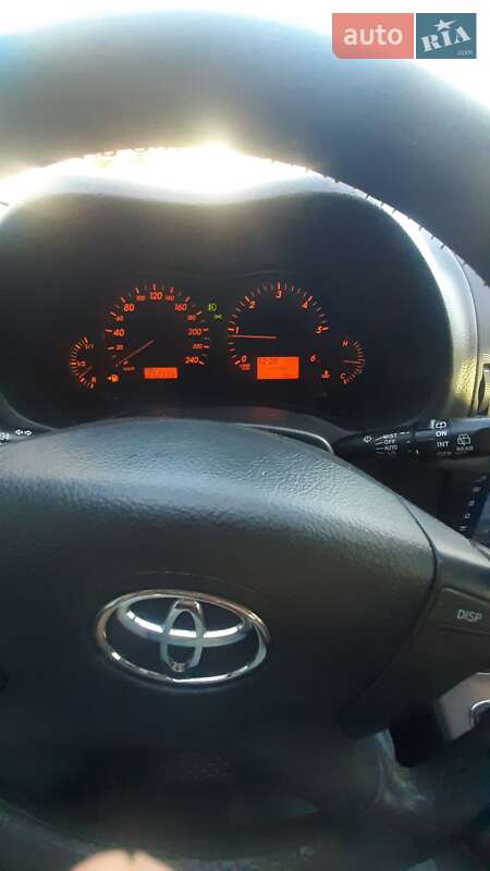 Універсал Toyota Avensis 2008 в Трускавці