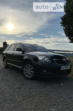 Универсал Toyota Avensis 2008 в Сарнах