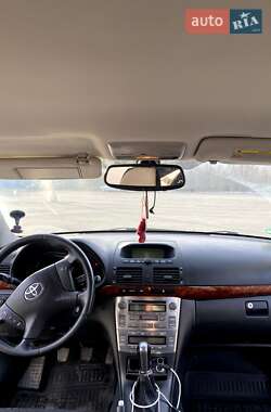 Універсал Toyota Avensis 2004 в 