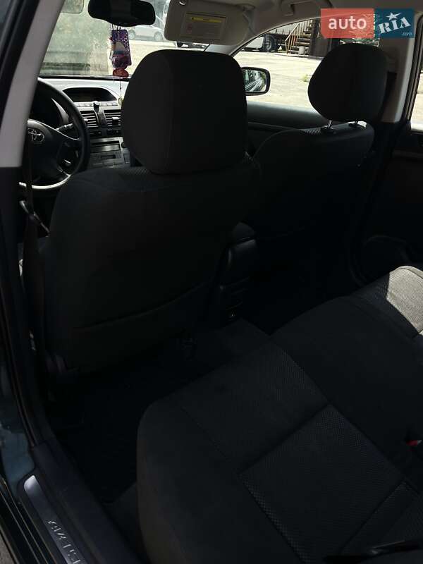 Седан Toyota Avensis 2003 в Житомирі