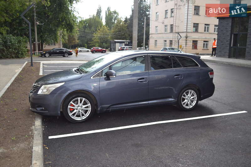 Универсал Toyota Avensis 2011 в Житомире