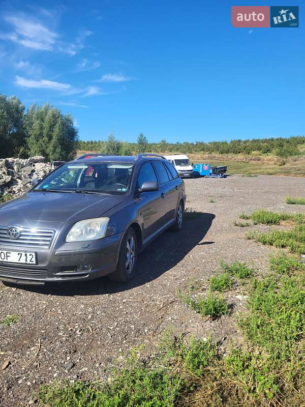 Универсал Toyota Avensis 2006 в Обухове