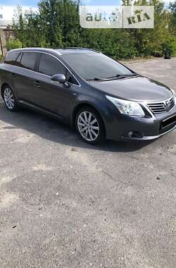 Універсал Toyota Avensis 2010 в Хмельницькому