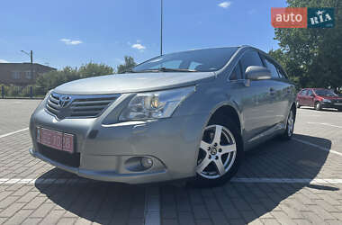 Универсал Toyota Avensis 2010 в Нововолынске