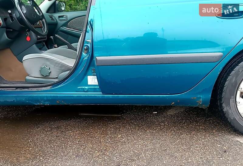 Лифтбек Toyota Avensis 1999 в Измаиле