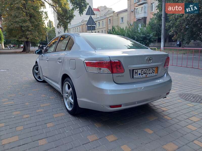Седан Toyota Avensis 2009 в Одесі