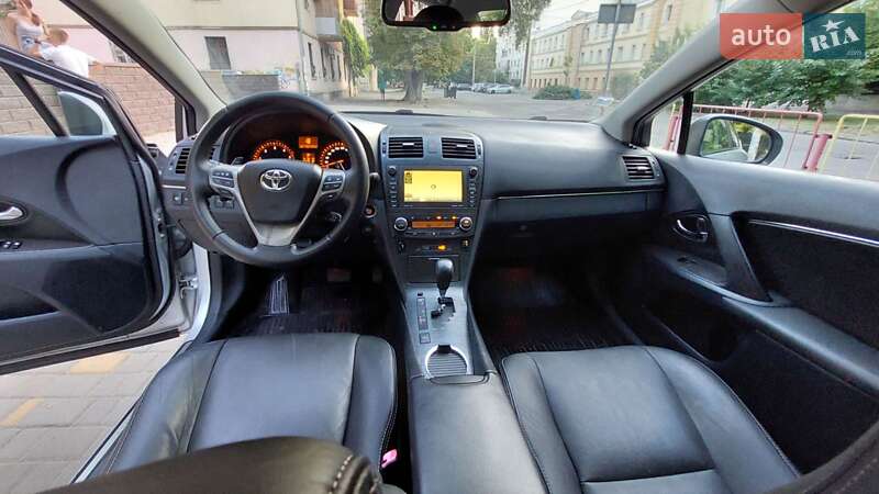 Седан Toyota Avensis 2009 в Одесі