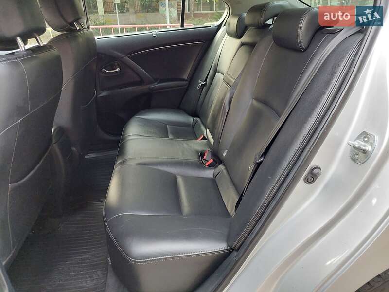 Седан Toyota Avensis 2009 в Одесі