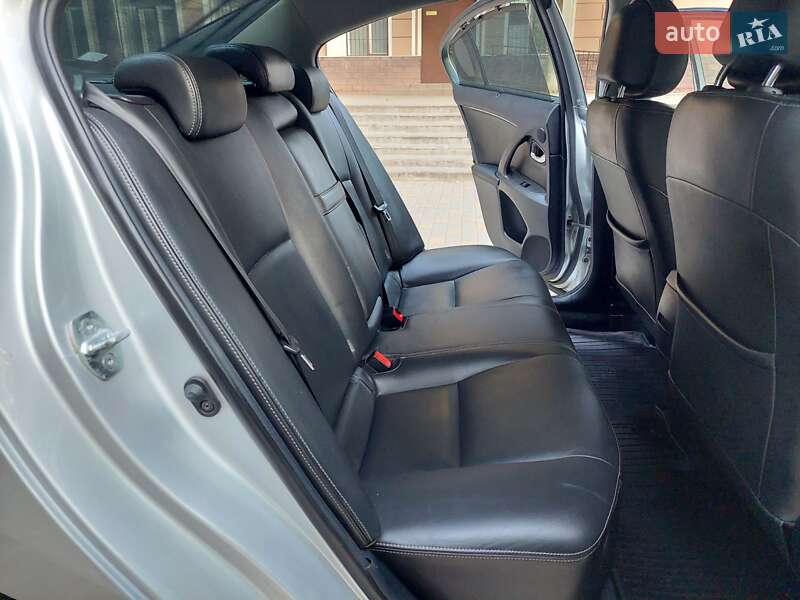 Седан Toyota Avensis 2009 в Одесі
