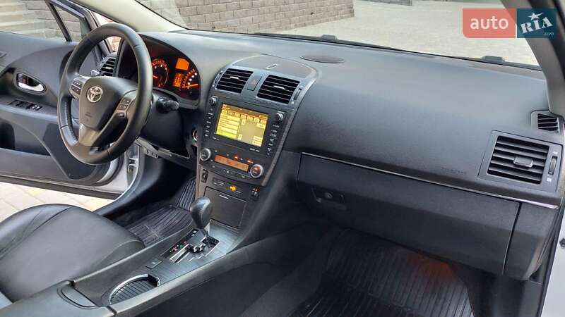 Седан Toyota Avensis 2009 в Одесі