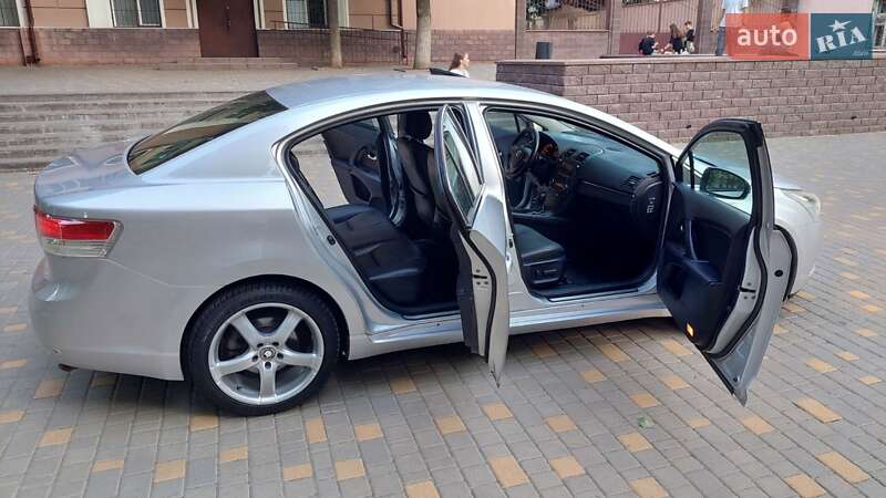 Седан Toyota Avensis 2009 в Одесі
