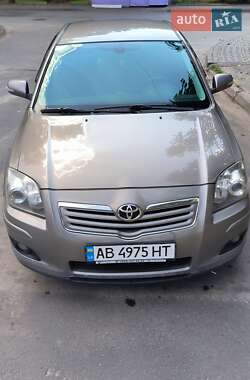 Седан Toyota Avensis 2006 в Шепетівці