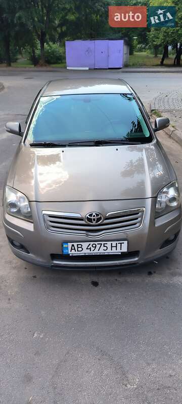 Седан Toyota Avensis 2006 в Шепетовке