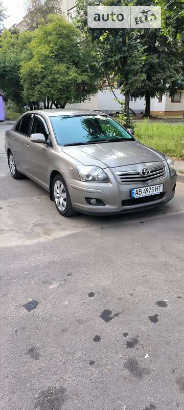 Седан Toyota Avensis 2006 в Виннице