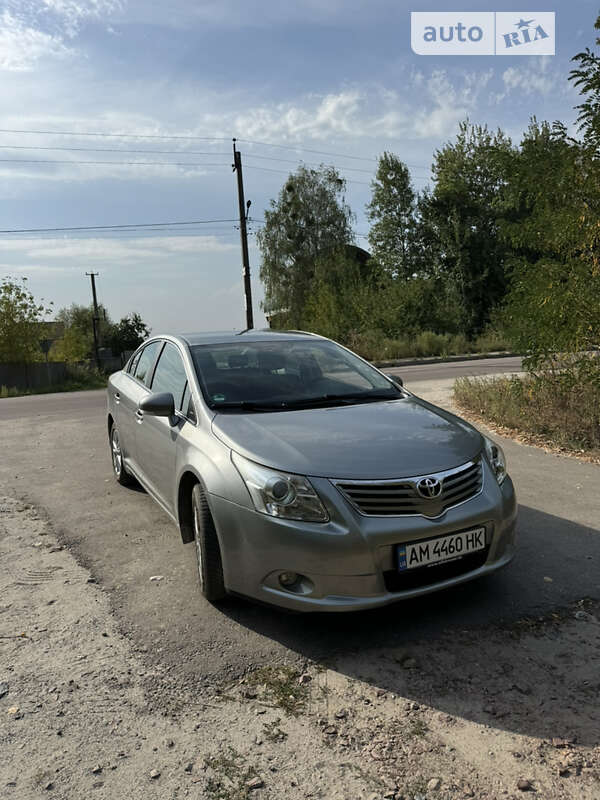 Седан Toyota Avensis 2011 в Житомирі