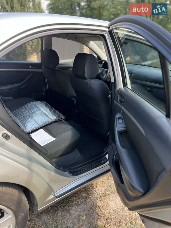 Седан Toyota Avensis 2007 в Виннице