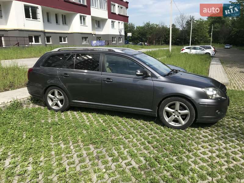 Универсал Toyota Avensis 2008 в Киеве