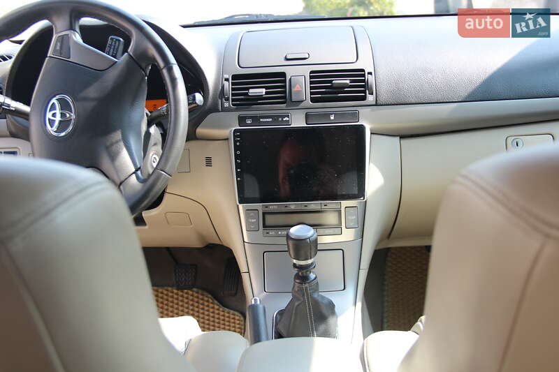 Универсал Toyota Avensis 2008 в Киеве