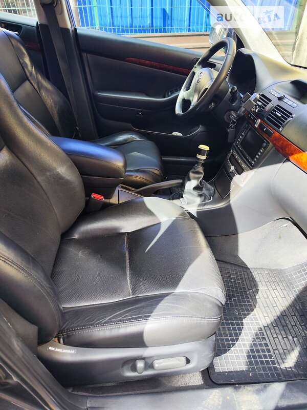 Седан Toyota Avensis 2006 в Борисполе