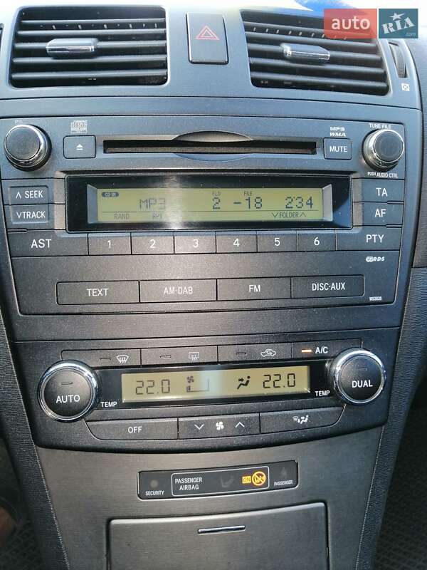 Седан Toyota Avensis 2008 в Кременчуге