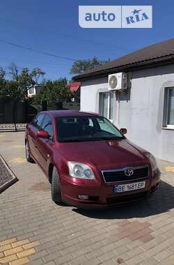 Седан Toyota Avensis 2004 в Миколаєві