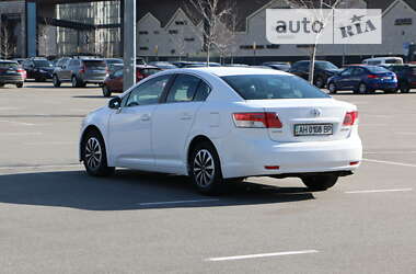 Седан Toyota Avensis 2010 в Києві