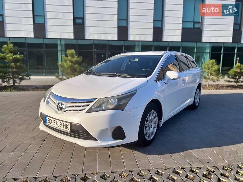 Универсал Toyota Avensis 2012 в Хмельницком