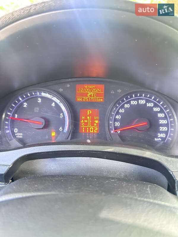 Універсал Toyota Avensis 2012 в Одесі