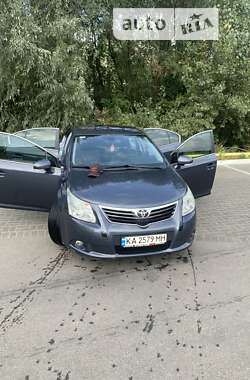 Седан Toyota Avensis 2010 в Києві