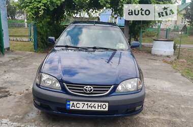 Седан Toyota Avensis 2001 в Луцьку