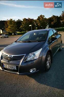 Универсал Toyota Avensis 2011 в Чернигове