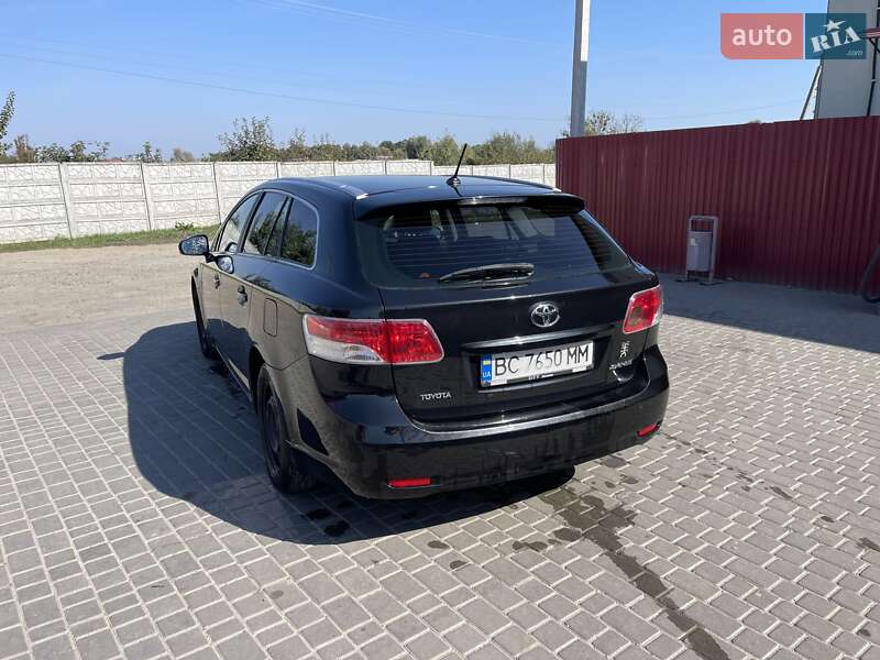 Універсал Toyota Avensis 2011 в Кам'янці-Бузькій