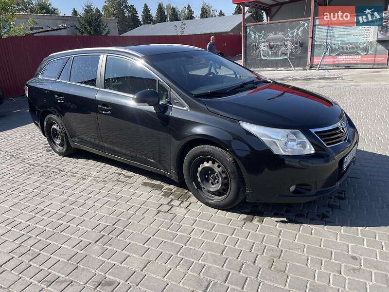 Універсал Toyota Avensis 2011 в Кам'янці-Бузькій